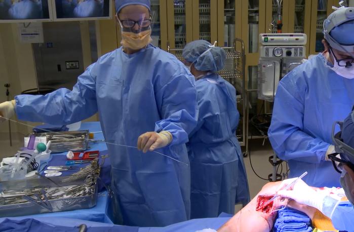 Surgery with the HYDRO valvulotome